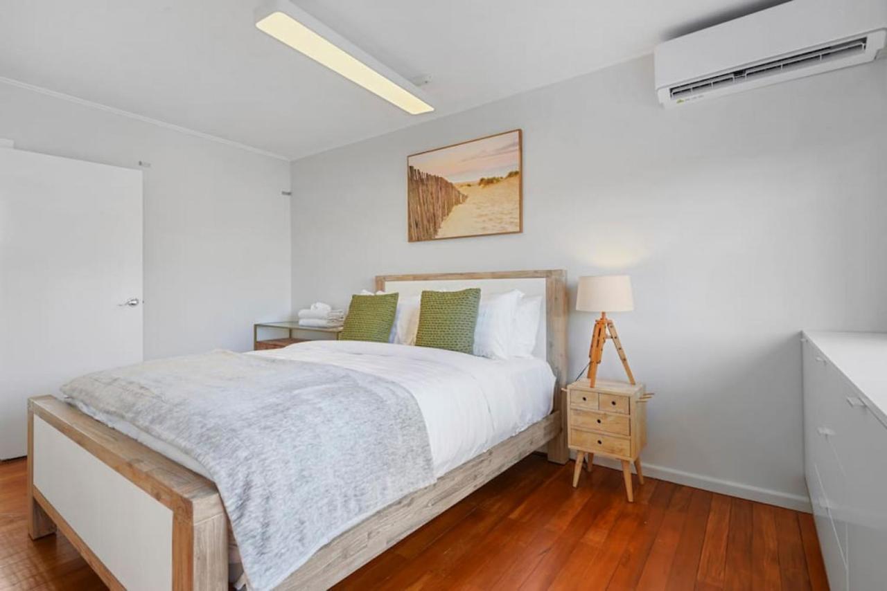 Amazing Home By Beach - Fully Aircon-Ed - Wifi Auckland Eksteriør bilde