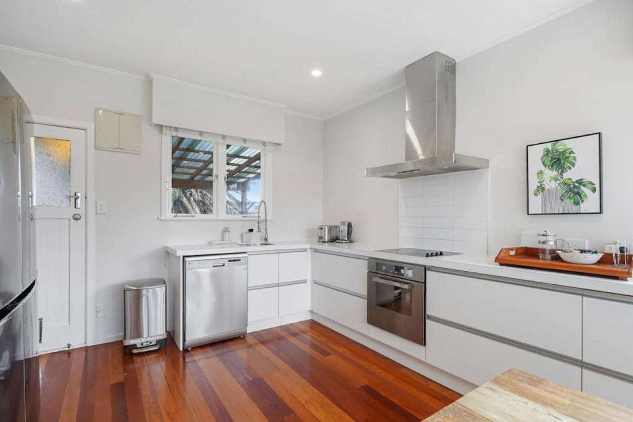 Amazing Home By Beach - Fully Aircon-Ed - Wifi Auckland Eksteriør bilde