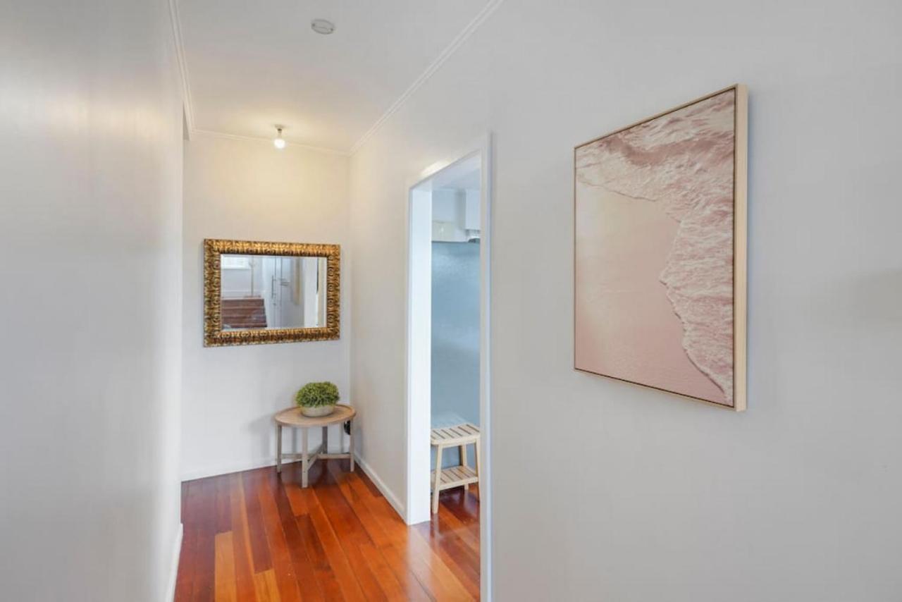 Amazing Home By Beach - Fully Aircon-Ed - Wifi Auckland Eksteriør bilde