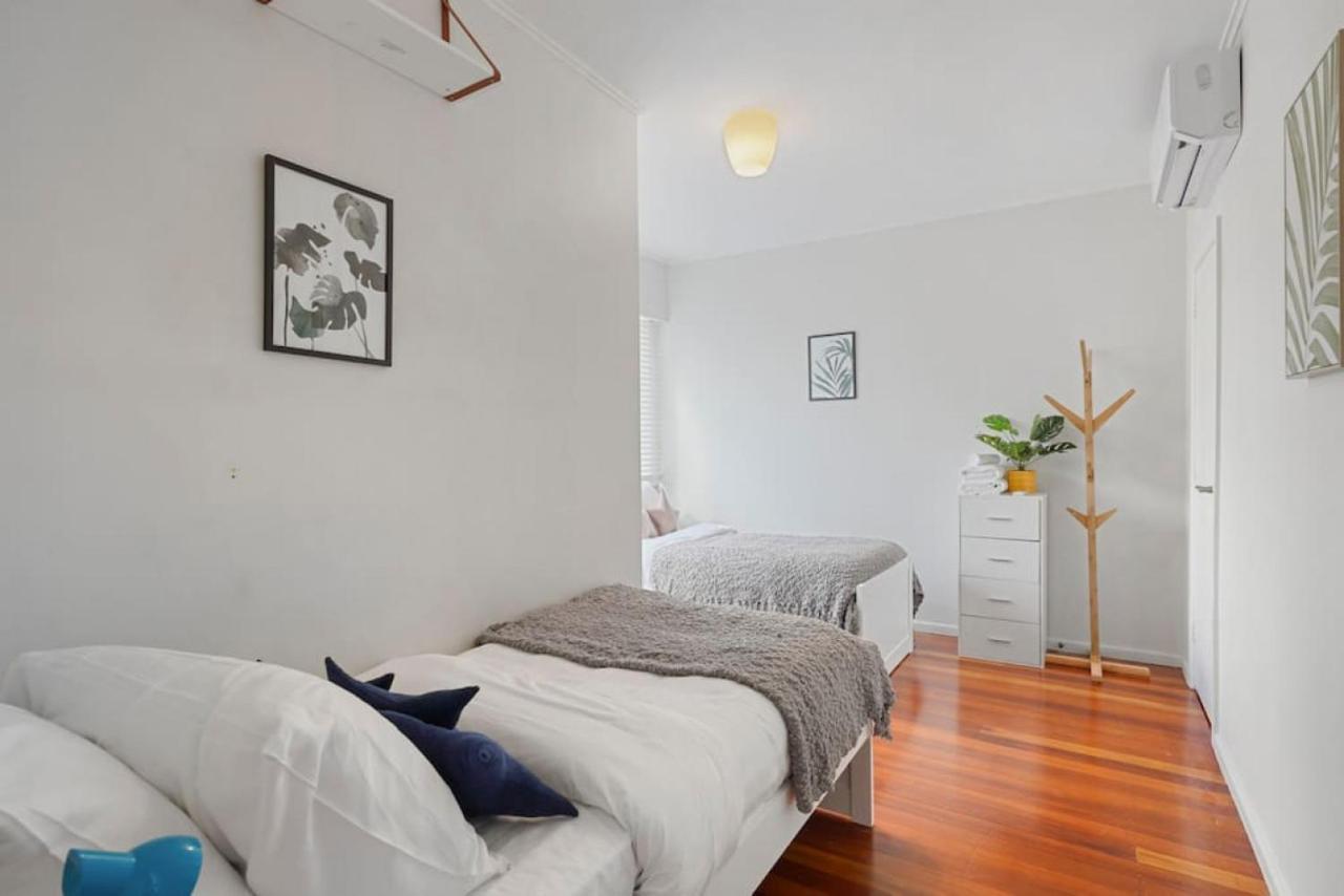 Amazing Home By Beach - Fully Aircon-Ed - Wifi Auckland Eksteriør bilde